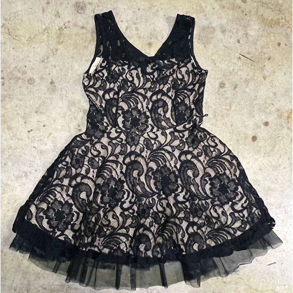 Precious lace dress